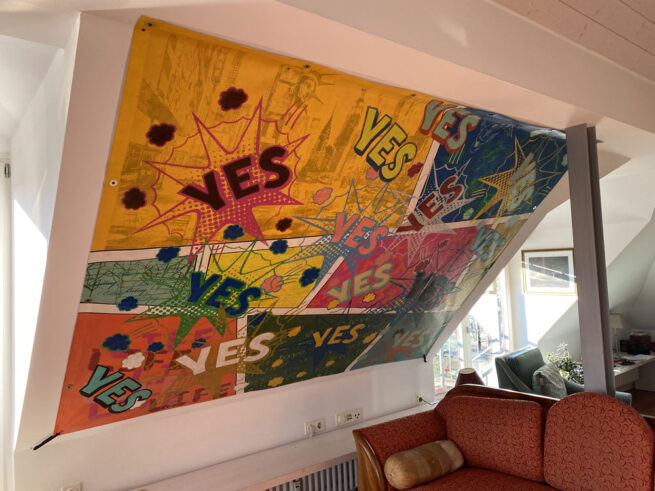 kunst_siebdruck_staubfangnetz_dachschraege_richard_2022